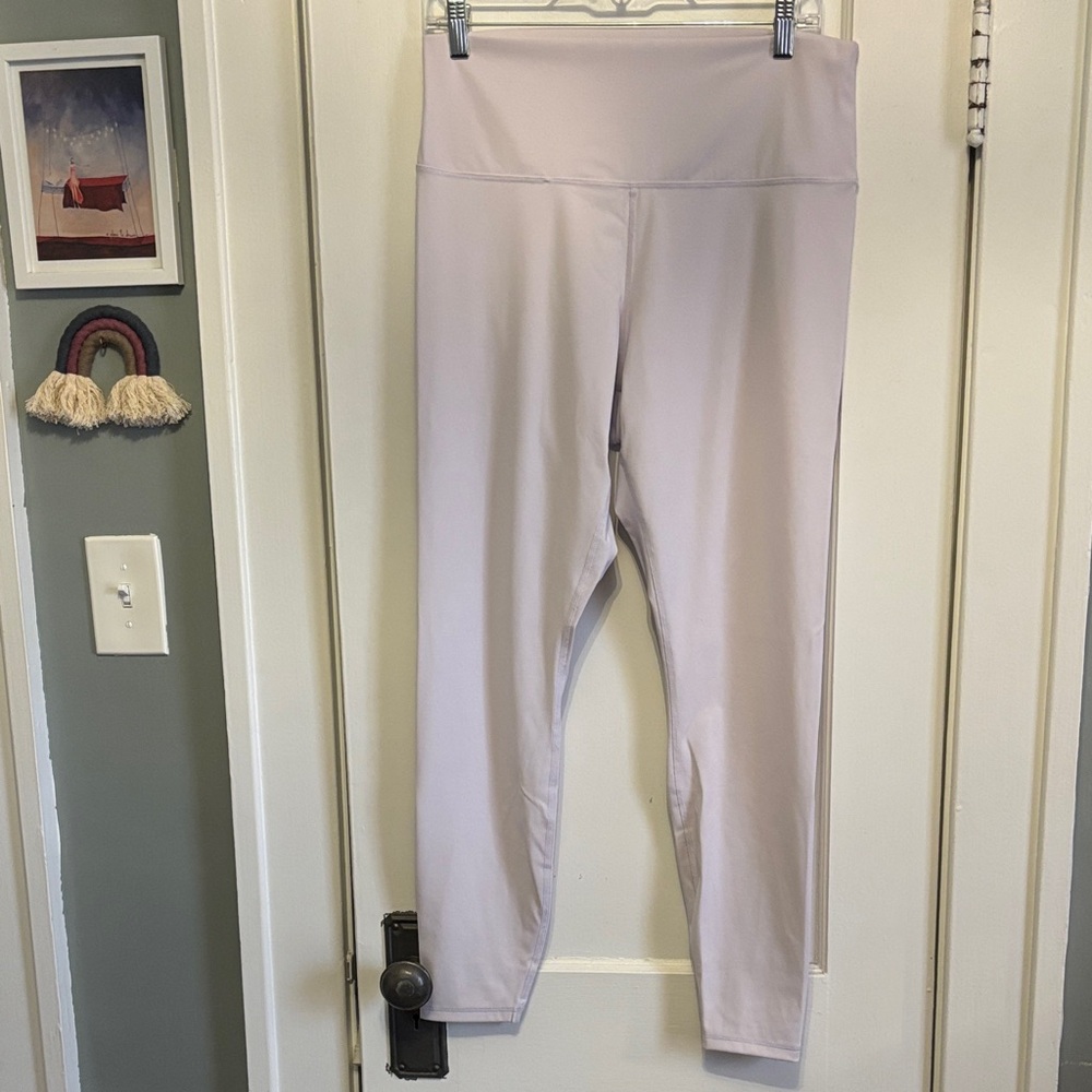 Everlane Cream Perform Leggings